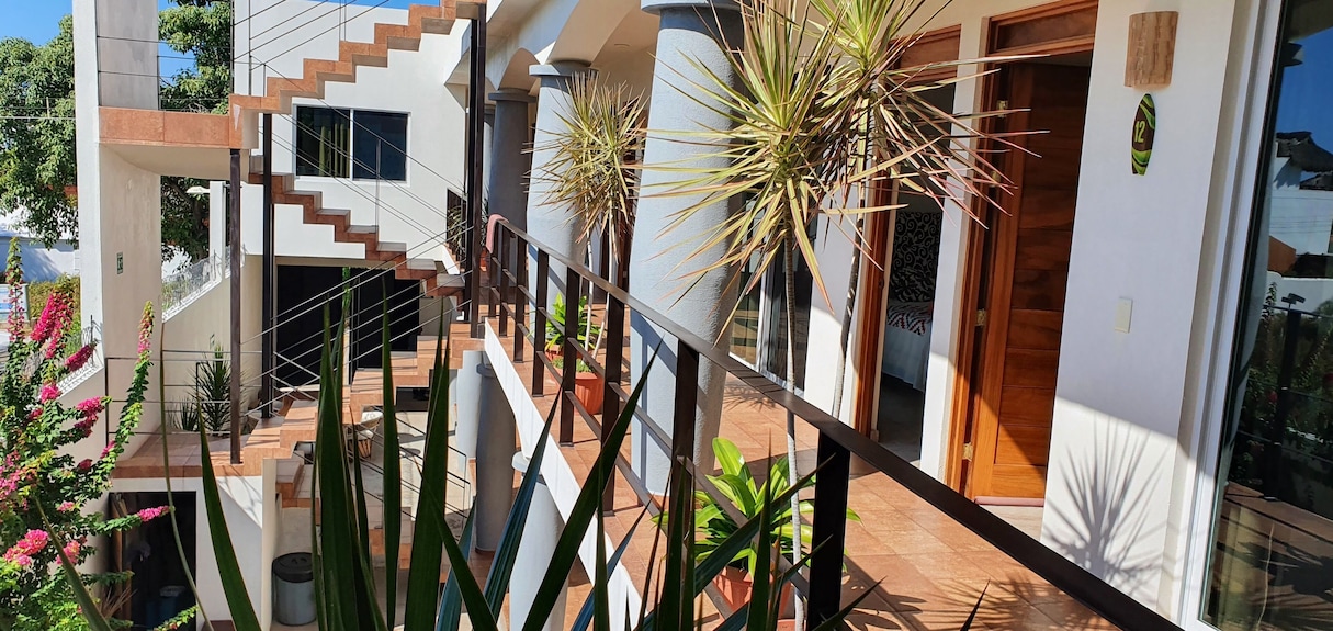 Carri Surf Studio